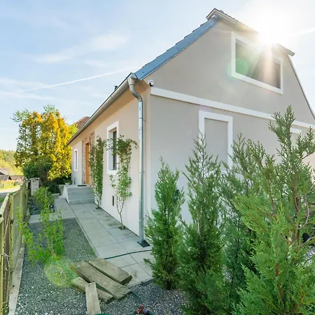 Сasa de vacaciones Private House With Garden *