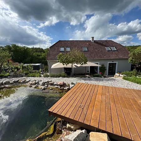 Private House With Garden Сasa de vacaciones *