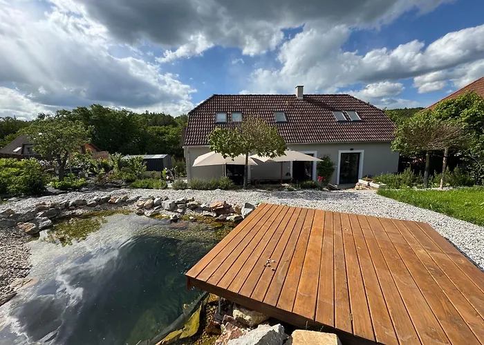 Private House With Garden Ferienhaus *