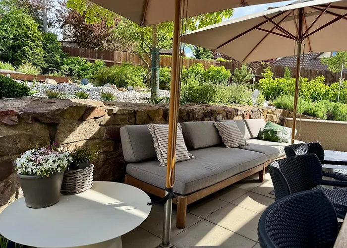 Private House With Garden Ferienhaus *